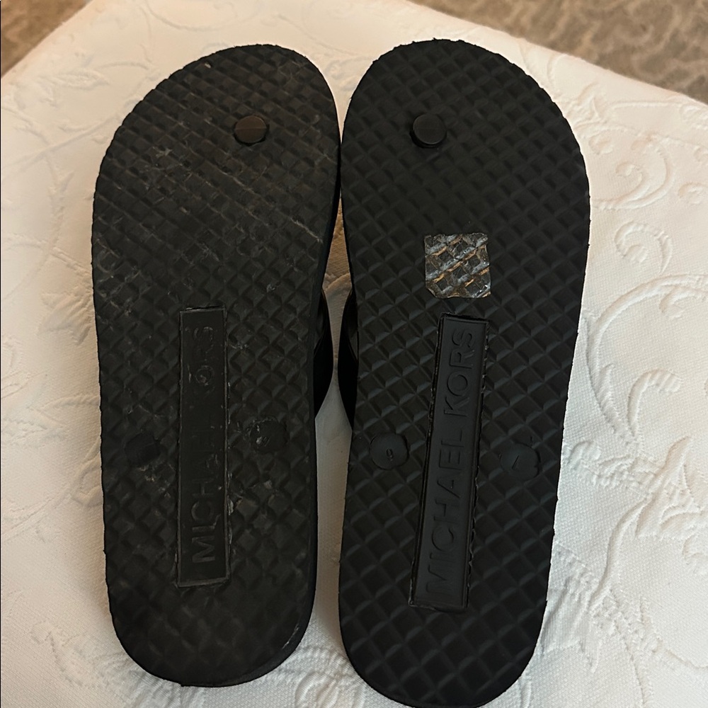 L@@K! Sz 9 Michael Kors Jet Set Signature Flip Flops VERY DIFFICULT TO FIND - Picture 3 of 5